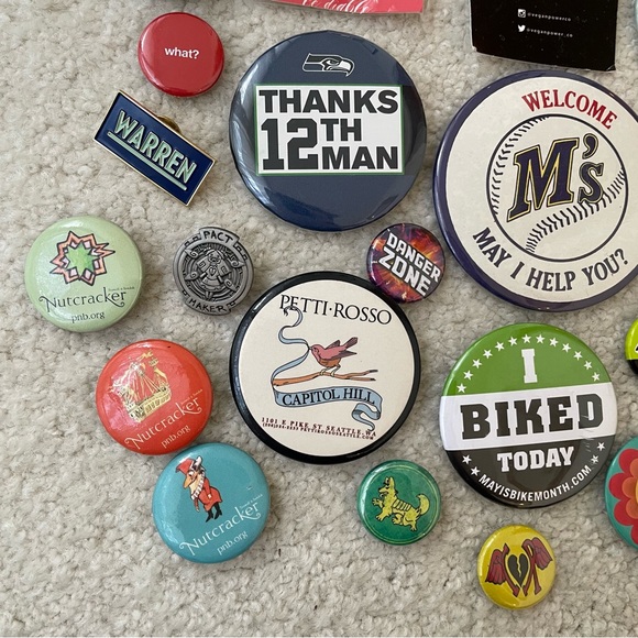 Colorful Button and Pin Collection (30) - Picture 3 of 8